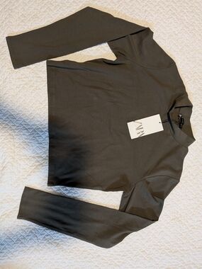 Zara Olive Green Ribbed Crewneck Top